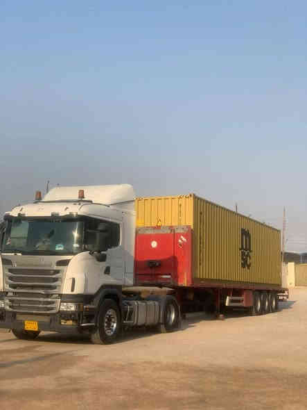 سلام عليكم سياره لبيع سكانيا راس تريله مكينه 420 كير 1000 راجز موديل 2007 بسم شريكه تخم تاير السعر 130 العنوان بصره الزبير *********** /***********
