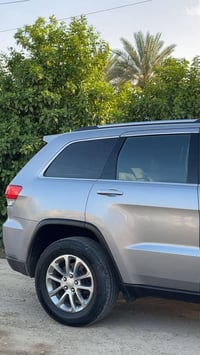 للبيع جيب لاريدو موديل ٢٠١٧ محرك 3600 كير محرك شرط مامفتوح الضرر جاملغ...