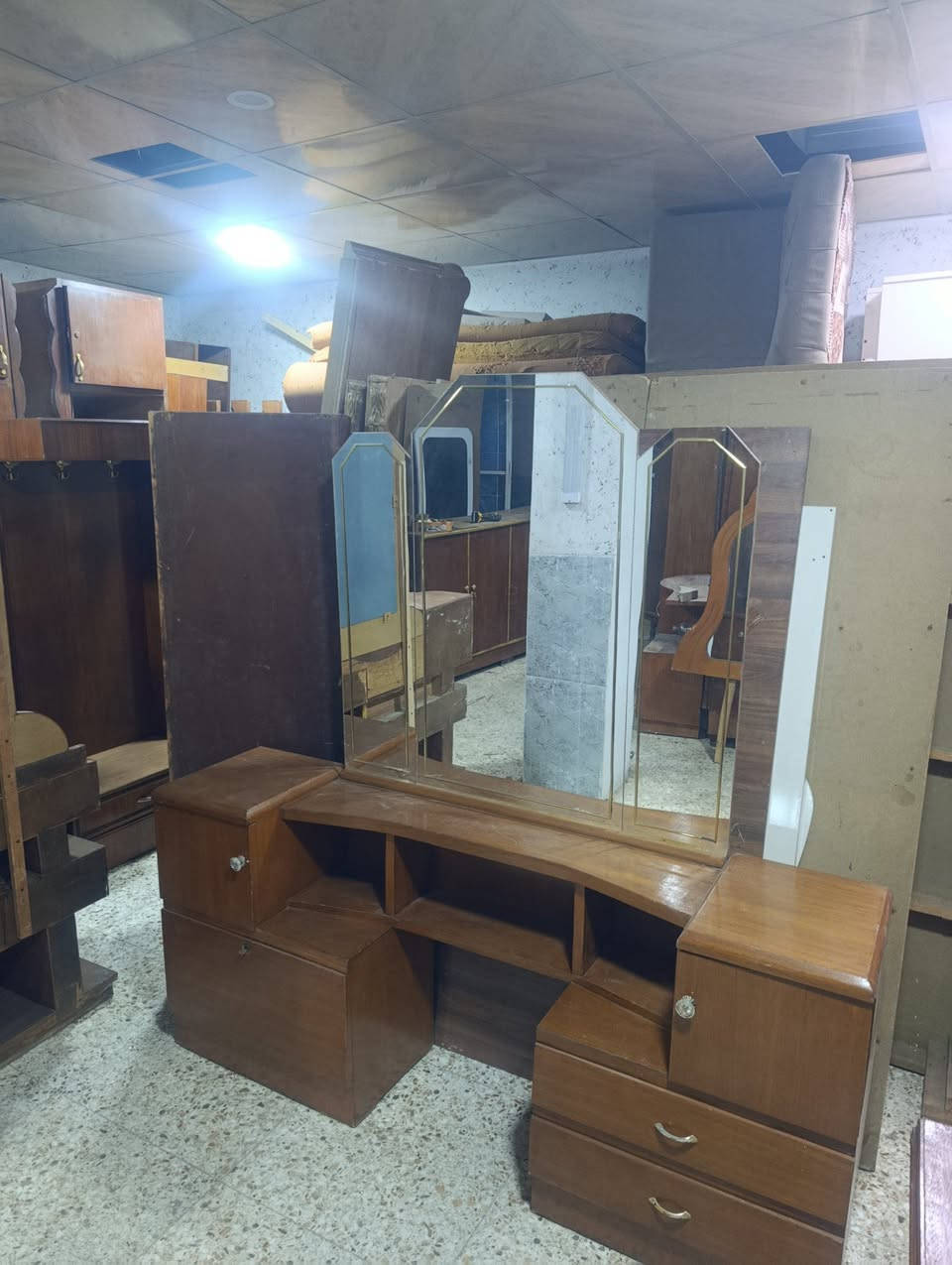 نكول ياالله/سلام عليكم 
غرفة نوم صاج كنتور ملحق 
سعرها 525 
عنوان كركوك حي النصر/***********
