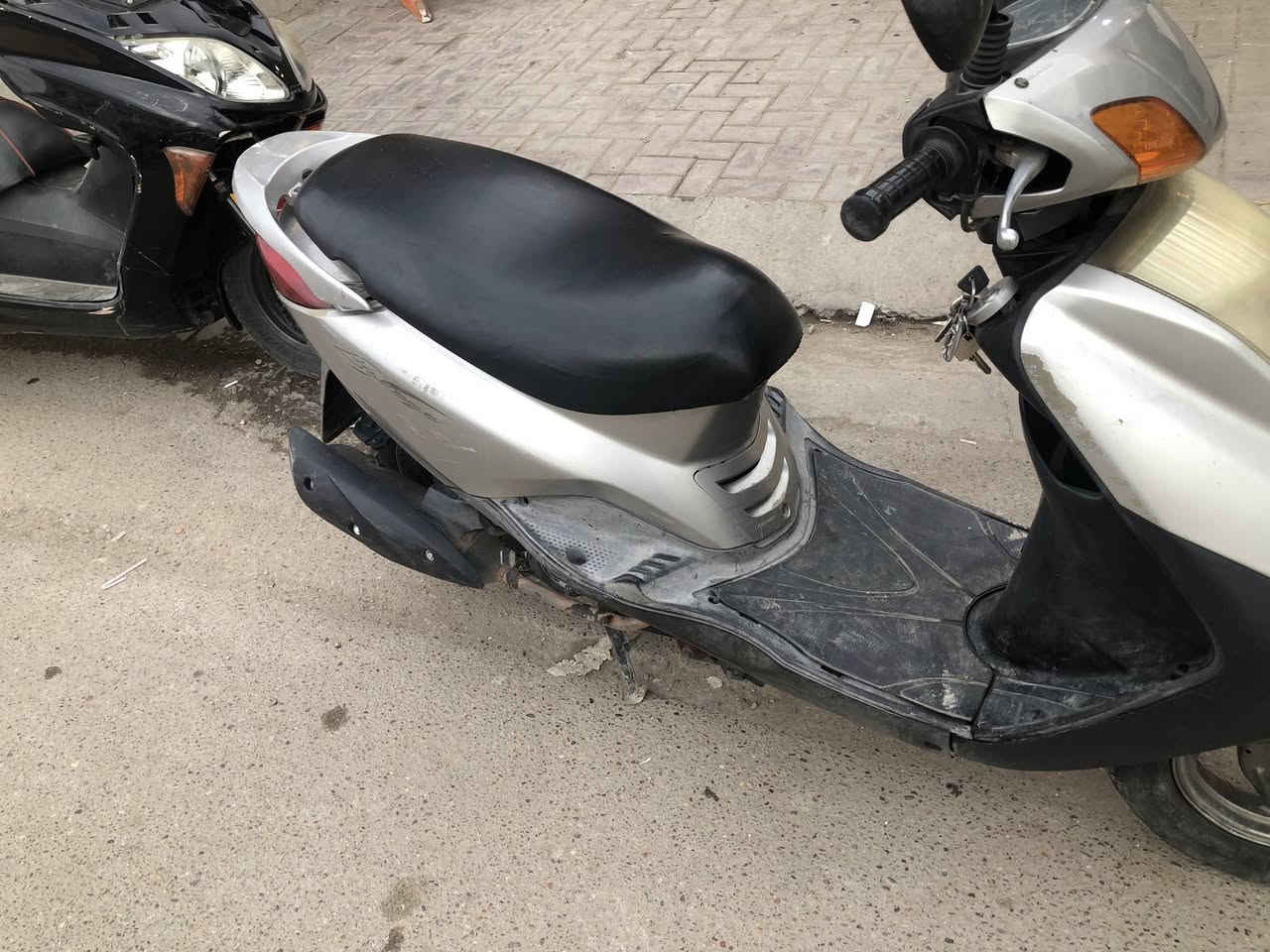 بريز للبيع مكينه مكفوله واوراقهه جاهزه ٦٠٠ وبيهه مجال مكاني الحريه ***********من رخصت الادمن طبعا اكون ممنون
