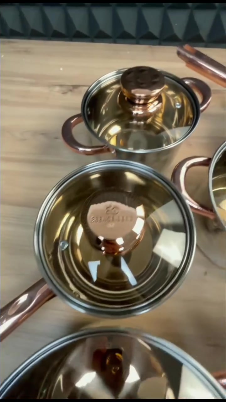 قدورك القديمة تحرق الأكل وتعبتي من تنظيفها ومظهرها الباهت؟ 🥘😩

سيت قدور الستانلس ستيل الفاخر 6 قطع VIP Gold Edition وصل لمطبخك! 🔥

قاعدة خماسية كبسولية (5 Layers) توزع الحرارة بالتساوي وتمنع حرق الطعام 🦾

تصميم فخم ومصقول مع مقابض باللون الذهب الوردي تفتح النفس للطبخ ✨

يحتوي على 4 قدور بمقاسات مختلفة + قدر بمقبض طويل + مقلاة عملية ✨

أغطية زجاجية لمراقبة الطبخة مع فتحة بخار وآمن تماماً بغسالة الصحون 💎

اطلبيه هسة واطبخي بجودة المطاعم الفخمة.! 👇
#قدور#سيت_قدور#دست #طعام #مطبخ_مرتب


**إذا كنت صاحب هذا الإعلان وتريد حذفه لأي سبب، رجاءا أرسل رسالة إلى الدعم الفني**