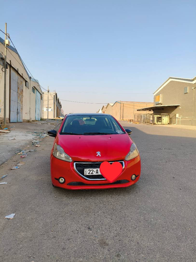 بيجو فرنسى 2016
ره نگى گوراوه بى ليدران 
سه نه وى و رقم نويه 
كير مكينه به شه رت
كه ميك مجالى تيدايه
بو په يوه ندى ***********

بيجو فرنسى 2016
تبديل لون بدون ضربه
سنويه جديد رقم جديد
گير مكينه بشرط
***********
سعر على خاص او خابرنى بى مجال لطيبين أربيل, العراق
