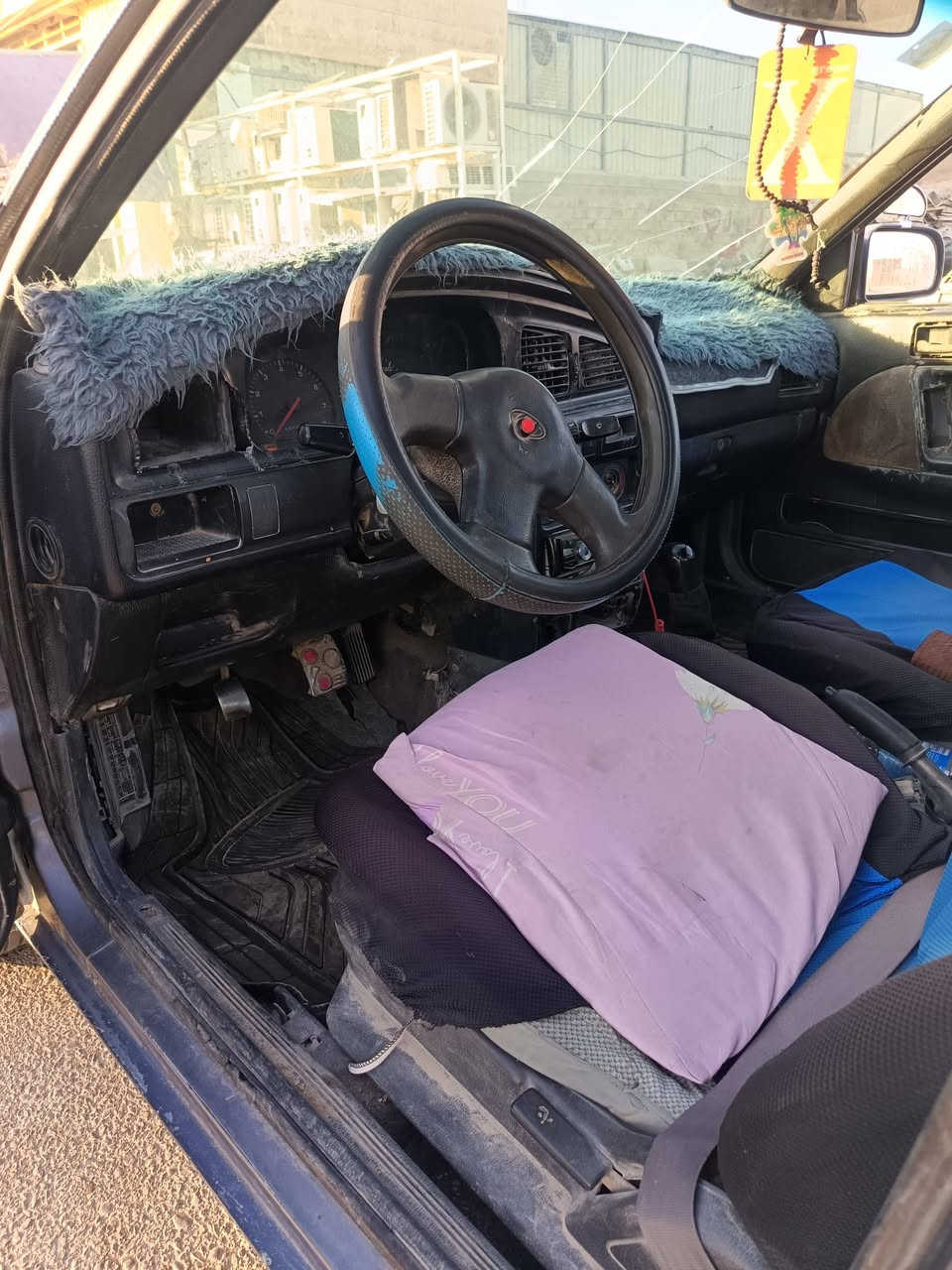 السلام عليكم 
رمضان كريم عل جميع 
النترا دمعه موديل 1993 رقم انبار دولي باسمي محرك كير نظيف جدا كهربائيات شغاله السياره بدون نقص للبيع فقط السعر 23 
*********** واتس اب 
‏‪***********‬‏
