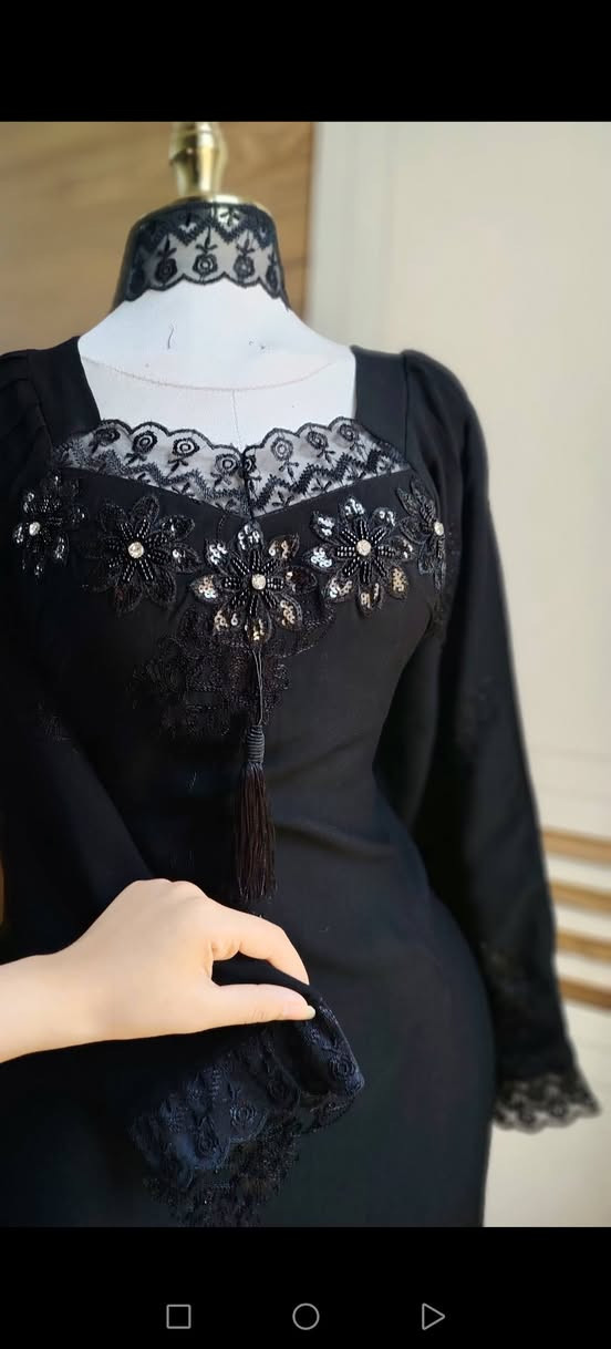 السلام عليكم بنات هذا خياطي للتواصل واتساب*********** العنوان الشعله شارع 60
