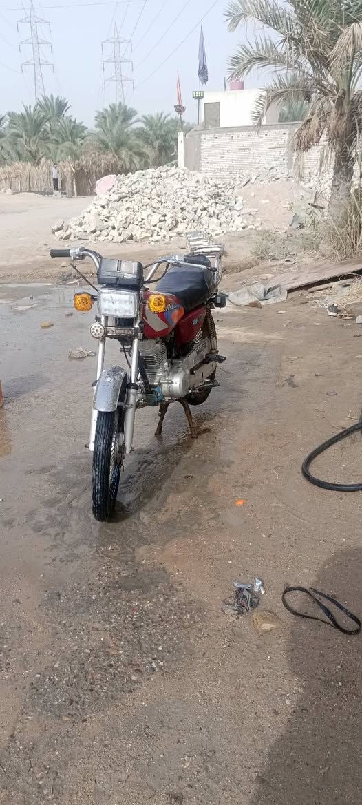 سلام عليكم دراجة نامة شلامجة لأصلي بلاد رقم وسنوية بسمي مكينة مفتوحة مرة مديل 2020 شقالة كهربائيات كلهن دراجة جدية سعرهة 1000 مليون وبيهة مجال 
عنوان بصرة كرمة علي بدران *********** 
***********
