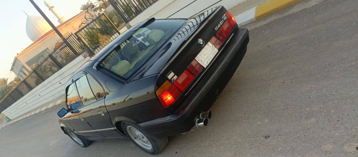 السلام عليكم بي ام دبليو موديل 92رقم كركوك حجم 530 كير مكينه خير من الله تخم تاير سياره جديده ونظيفه جاهزه ترايك وين ما تريد كهربائيات كلها شغاله تحويل ثاني يوم  العنوان صلاح الدين قرب جسر الضلوعيه ***********
