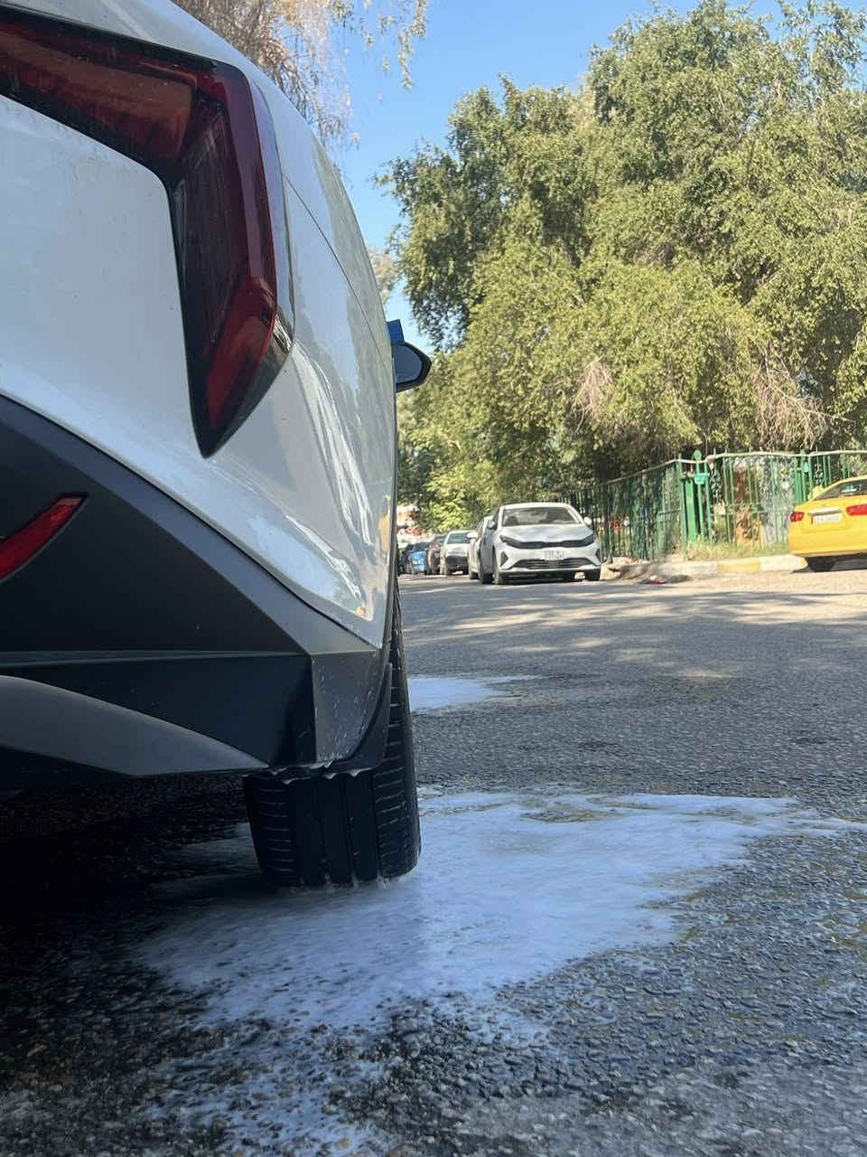 كيا K4 الجديد🔥
الموديل : 2025 . (خليجي) . 

المحرك : 4  سلندر DOHC 2.0 . 

الضمان : 5 سنوات او  100.000 كيلو متر . 

لوحات: بغداد✅

•  المحرك بنزين، 4 سلندر، سعة 2.0 لتر.

•  ناقل الحركة أوتوماتيك بـ 6 سرعات.

•  أوضاع متعددة (Drive Modes).

•  نظام مانع الانزلاق (ESP).

•  نظام نزول المنحدرات.

•  عدد 2 وسائد هوائية.

•  حساسات أمامية وخلفية.

•  مقاعد مخمل جوزي .

•  دخول ذكي.

•  تشغيل المحرك عن بُعد.

•  شاشة عدادات رقمية متصلة.

•  شاشة وسطية تعمل باللمس تدعم Apple CarPlay.

•  نظام صوتي مع أوامر صوتية وتحكم من المقود.

•  نظام تحكم أوتوماتيكي ثنائي المناطق بالمناخ.

•  مصابيح أمامية زينون وإضاءة LED نهارية.

•  مرايا جانبية كهربائية الطي مزودة بإشارات انعطاف.

•  ⁠القمارة حديد ضمان الدولية 

•  ⁠4 تبديلات دهن

•  ⁠بصمة وهاند ابريك بصمة

•  ⁠داخل مخمل جوزي

داخل السياره مغلف كامل 

ماشيه 9000كيلو 

السعر 198$

‭0783 835 8635‬

***********واتساب
