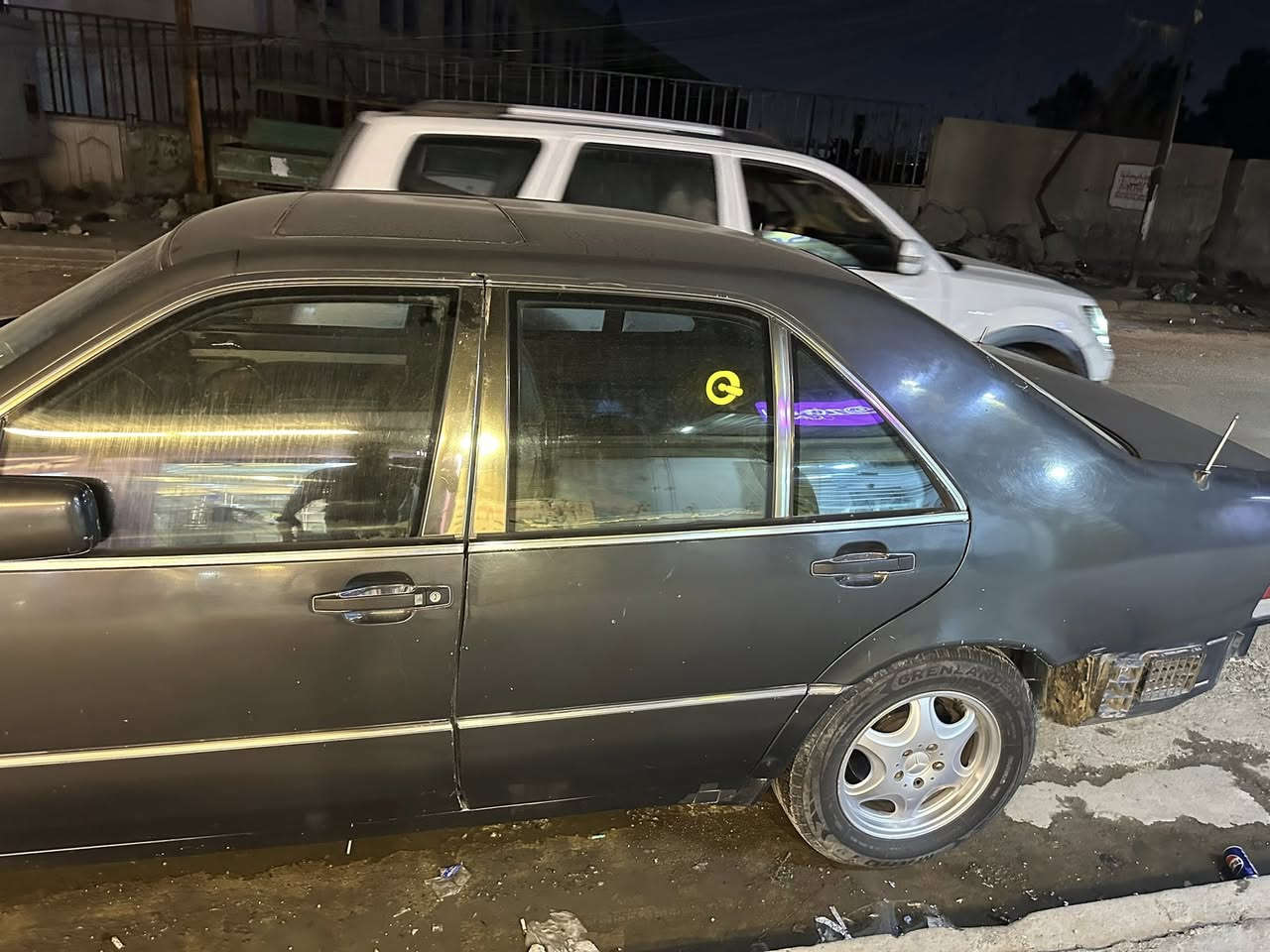 السلام عليكم مارسيدس شبح للبيع موديل 92 المكينة كايمة تبريد شغال السيارة بغداد باسمي تحويل مباشر السعر 40 ورقة قفل بغداد الشعب الاتصال ***********
