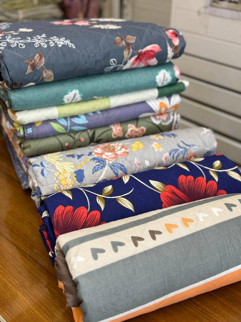 عروض العيد السعر 7 

✨ غطوة صيفي قطعة واحدة❄️ خامة باردة ومريحة – قطن مشجّر عالي الجودة🎨 نقشات حديثة وموديلات مودرن تناسب كل الأذواق

📏 القياس: 220 × 240 سم📦  تأتي داخل جنطة أنيقة
 وعملية للحفظ أو السفر
مجمع جنات 
دوانيه الجتة شارع 30
الفرع المقابل موسسة العين الايتام فرع اسواق تاج الياسمين 

💯 خيار مثالي للصيف – خفة 
ونعومة وأناقة في نفس الوقت
الرمز  006


**إذا كنت صاحب هذا الإعلان وتريد حذفه لأي سبب، رجاءا أرسل رسالة إلى الدعم الفني**