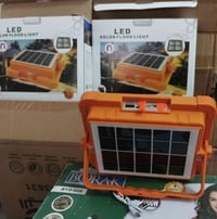 بروجكتر LED • اضاءة محمولة • شحن شمسي • بطارية متنقلة • كشاف طوارئ • ا...