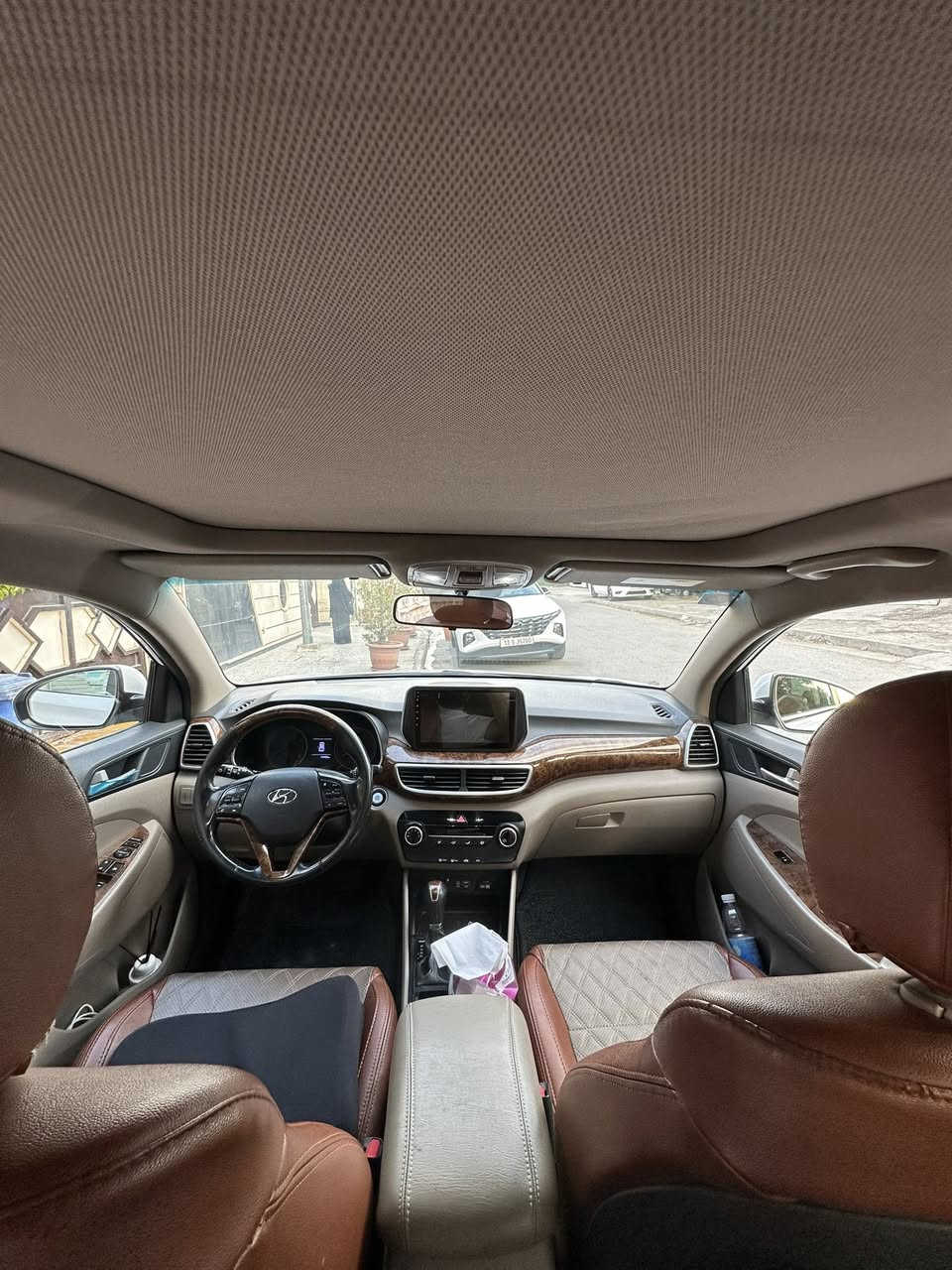 توسان خليجي موديل 20 فوول موصفات سيارة جديدة بيها شبر بل بنيد فقط باقي كفالة السعر 200 وبيها مجال ماشية 100 ل استفسار ***********
