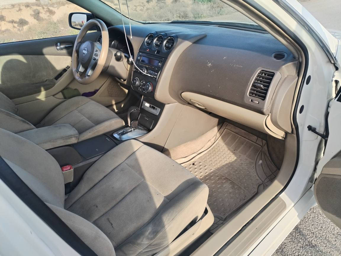 السلام عليكم
اولتيما موديل٨
وارد خليجي
قطعتين تبريد
داخله لونين 
كير مكينه مكفولات
صدر تخم تاير جدد
سنويه رقم جدد
السونار مرفق بالمنشور
السياره جديده
بيع أو مراوس
للإستفسار ***********
مكان ديالى السعر ٨٨ المقدادية, ديالى
