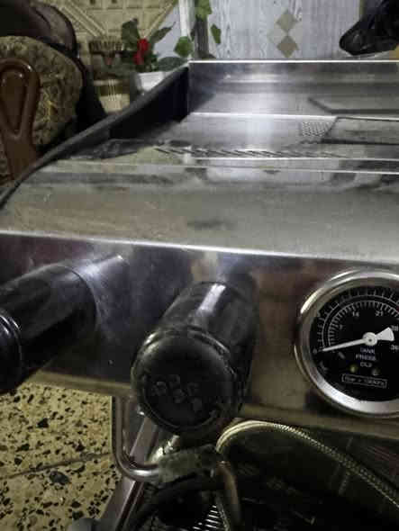 ماكنة قهوة إكسبريس إيطالي الصنع كوين اتصل *********** او***********
