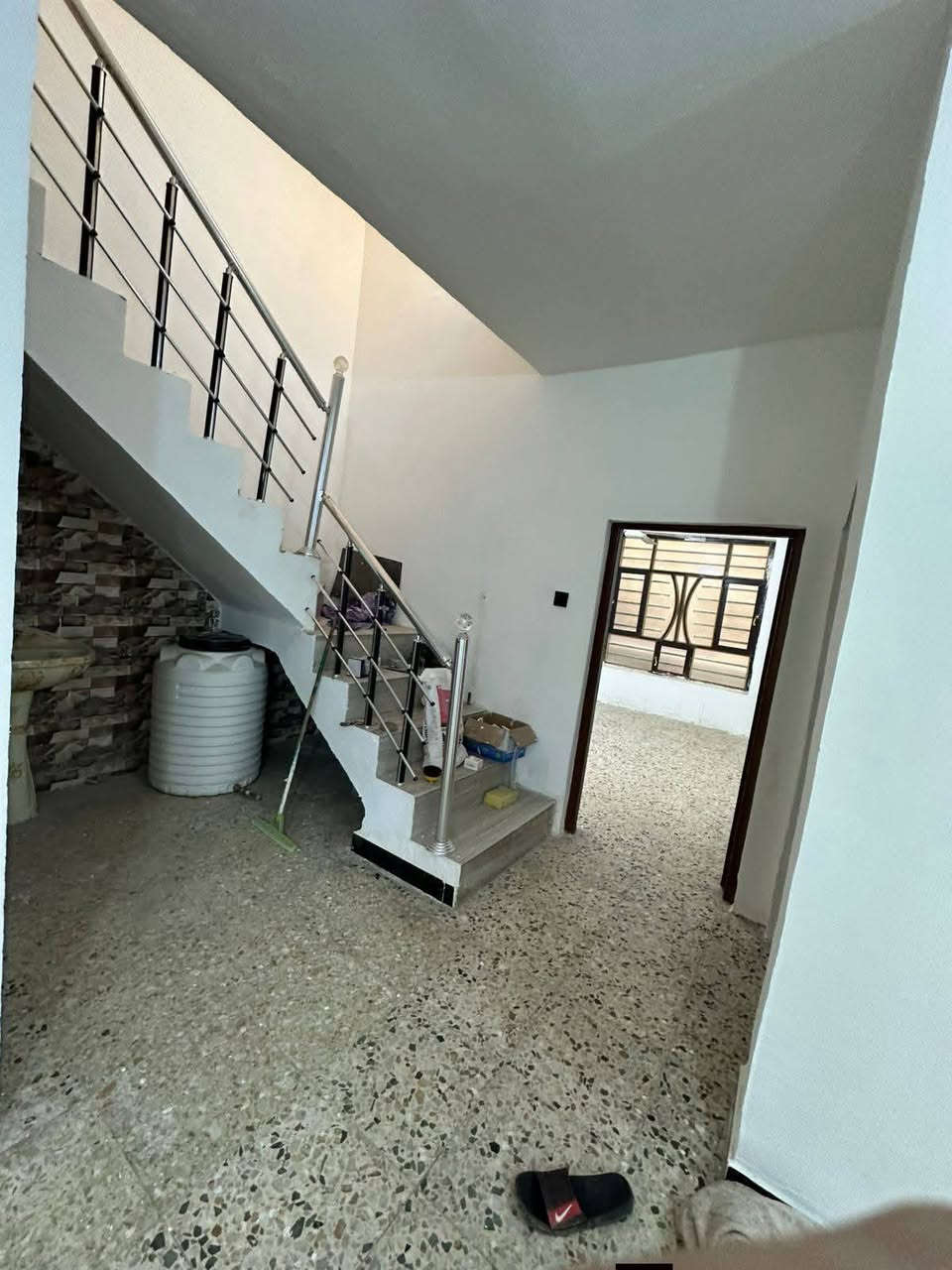 السلام عليكم مكتب عقارات الشمس  مقابيل المستشفى التركي !!!
                         بإدارة ((أحمد الگريطي))
                    
    ☎️*********** 
                        ☎️*********** 

🏠دار للإيجار مساحه ١٥٠م بناء حديث يحتوي على غرفتين وصاله وكليدور ومطبخ ومجمع صحيات وكراج سياره 

⁦^⁠_⁠_⁠_⁠_⁠_⁠_⁠_⁠_⁠_⁠^⁩⁦(⁠◍⁠•⁠ᴗ⁠•⁠◍⁠)⁩⁦(⁠◍⁠•⁠ᴗ⁠•⁠◍⁠)⁩⁦^⁠_⁠_⁠_⁠_⁠_⁠_⁠_⁠_⁠_⁠^⁩⁦

🌏الموقع حي الكفاءات قرب كراج الموحد

⁦⁦^⁠_⁠_⁠_⁠_⁠_⁠_⁠_⁠_⁠_⁠^⁩⁦(⁠◍⁠•⁠ᴗ⁠•⁠◍⁠)⁩⁦(⁠◍⁠•⁠ᴗ⁠•⁠◍⁠)⁩⁦^⁠_⁠_⁠_⁠_⁠_⁠_⁠_⁠_⁠_⁠^⁩

💰💸قيمه الايجار 400
