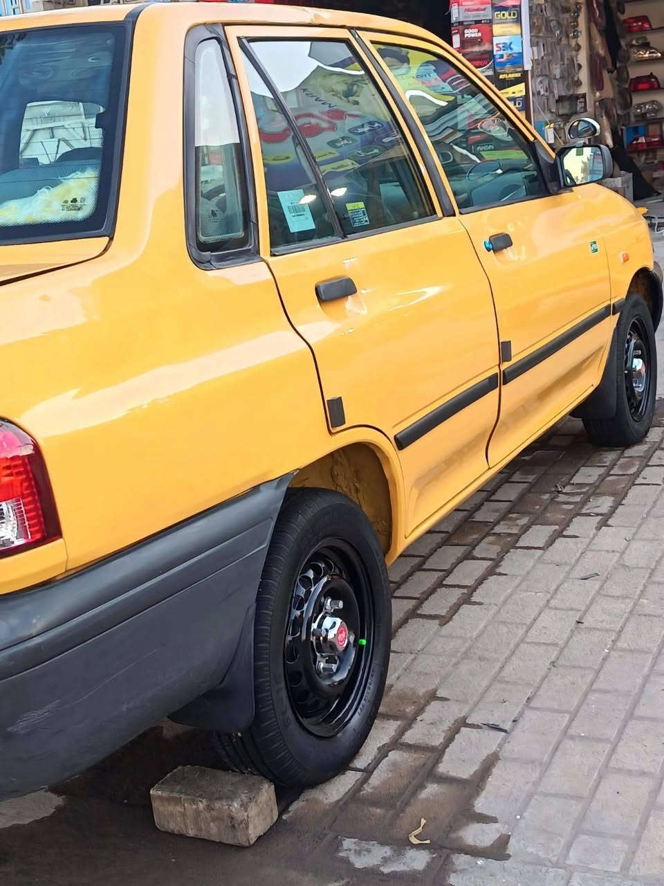 السلام عليكم ورحمة الله وبركاته
سايبا موديل 2014
كير او مكينة خير من الله
تبريد ثلج تخم تاير جديد
صدر خير من الله
كهربائيات  خير من الله
بيها صبغ جوملغ جهة سايق
سنوية او الرقم قبل سبوع ستلامهن 
مصفرة من كلشي
سعر ٣٨ اوبيها مجال
مدينة الصدر
الرقم ***********
