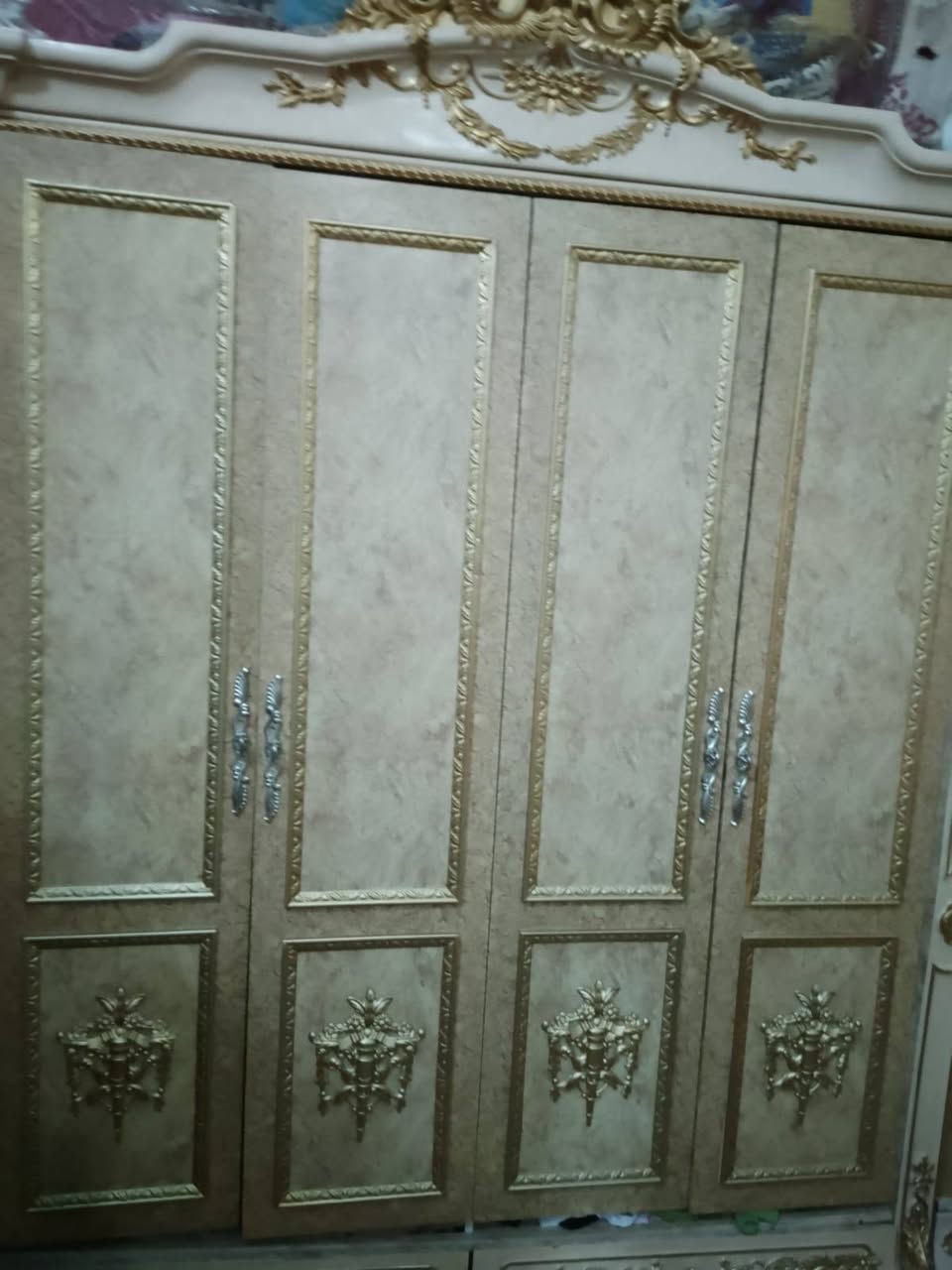 غرفة نوم احطاطة ثقيل
سعر 550الف 
عنوان ام العضام قرب مكتب المدينة للعقار 
***********

