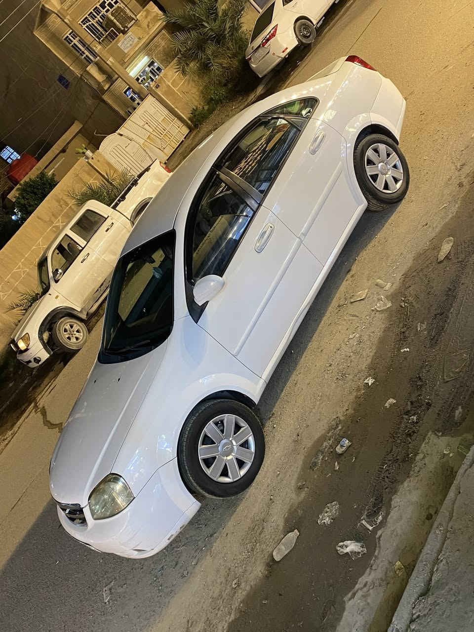 السلام عليكم  عدنا اوبترا 2014  آخر إصدار شركة شيفروليت  رقم بغداد دولي رقم وسنوية وهزة جديدة 
ما بيهة ضربة ولا صبغ 
محرك مكفول لا تنقيص ولا تبخير 
كير اوتوماتيك مكفول
صدر امامي خلفي جديد تخم تاير جواها جديد
مدوشمة ارضية وكشنات  جلد  غرفتها كلش جديدة 
تحكم ستيرن 
تبريد ثلج ❄️
سيارة جاهزة ع آخر حباية الف متذب عليهة 
السعر 92 وبيهة مجال ‭0777 963 2061‬
