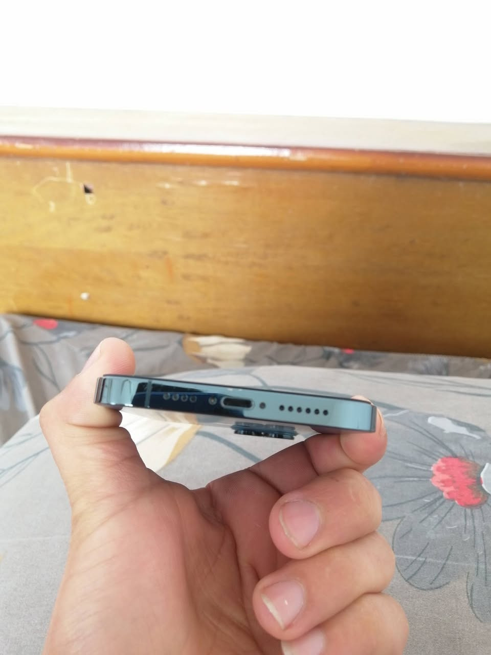 السلام عليكم  متوفر  ايفون 12  ابرو ماكس  الون نيلي متميز ابد ما داخل تصليح مكفول كفاله عامه البطاريه 87 الذاكره 256   الجهاز شخط ما مشخوط  النضافه ٩٩من 100 مكاني بغداد الحسينيه مال الراشديه  الرقم*********** السعر خاص
