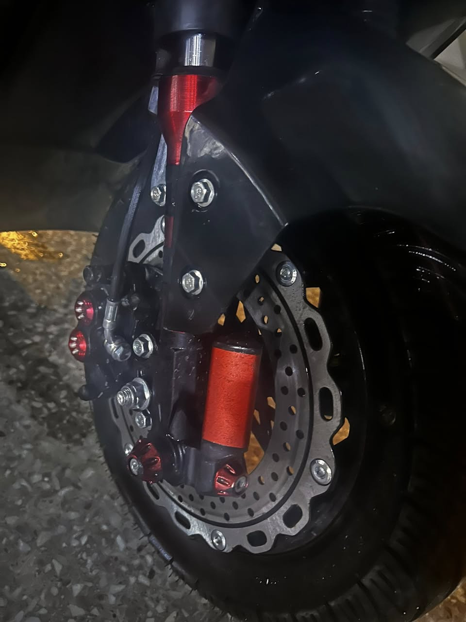 دراجة شحن للبيع 
الدراجة تخبل 
صارلة عندي شهر
عيبة الستاند التعليك مكسور يتبدل ب ١٥   
 بس اريد اجيب بدالة بانزين 
مواصفات الدراجة 
تمشي با شحنة الوحدة ٧٠ كيلو 
الدراجة مدرعة 
بية صندوك 
اشارة يمنة ويسرة 
دبل اشارة 
ضوة عالي ناصي 
بلوتوث صوت عالي 
هورن 
بية  رجوع بگ R
يجي وياة ستاند مبايل 
وية الدراجة تجي خوذة 🪖 
الدراجة مزودة وكلش حلوة
السعر مليون و100 
الشراي هذة رقمي  
موقعي : بغداد الكريعات قرب مطعم البلام 
‏ +964 775 970 4503


**إذا كنت صاحب هذا الإعلان وتريد حذفه لأي سبب، رجاءا أرسل رسالة إلى الدعم الفني**