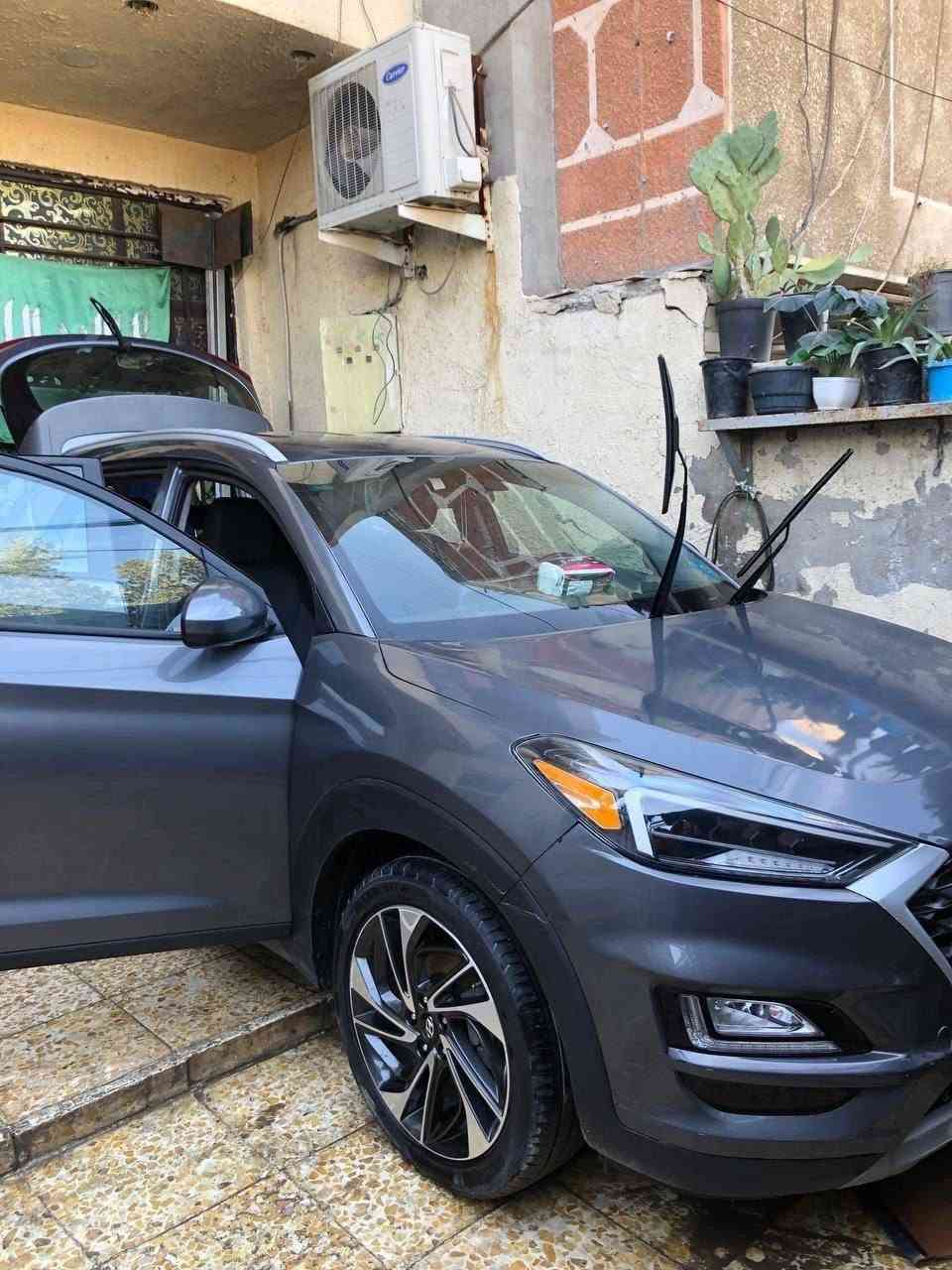 سلام عليكم توسان امريكي 2020   اسعر 130 أو هذه رقم صاحبه ***********
