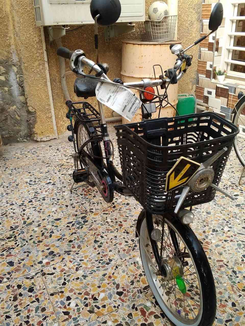 سلام عليكم بايسكل ( بطة )
للبيع عنوان كمالية شارع جامع 

للأستفسار ***********
