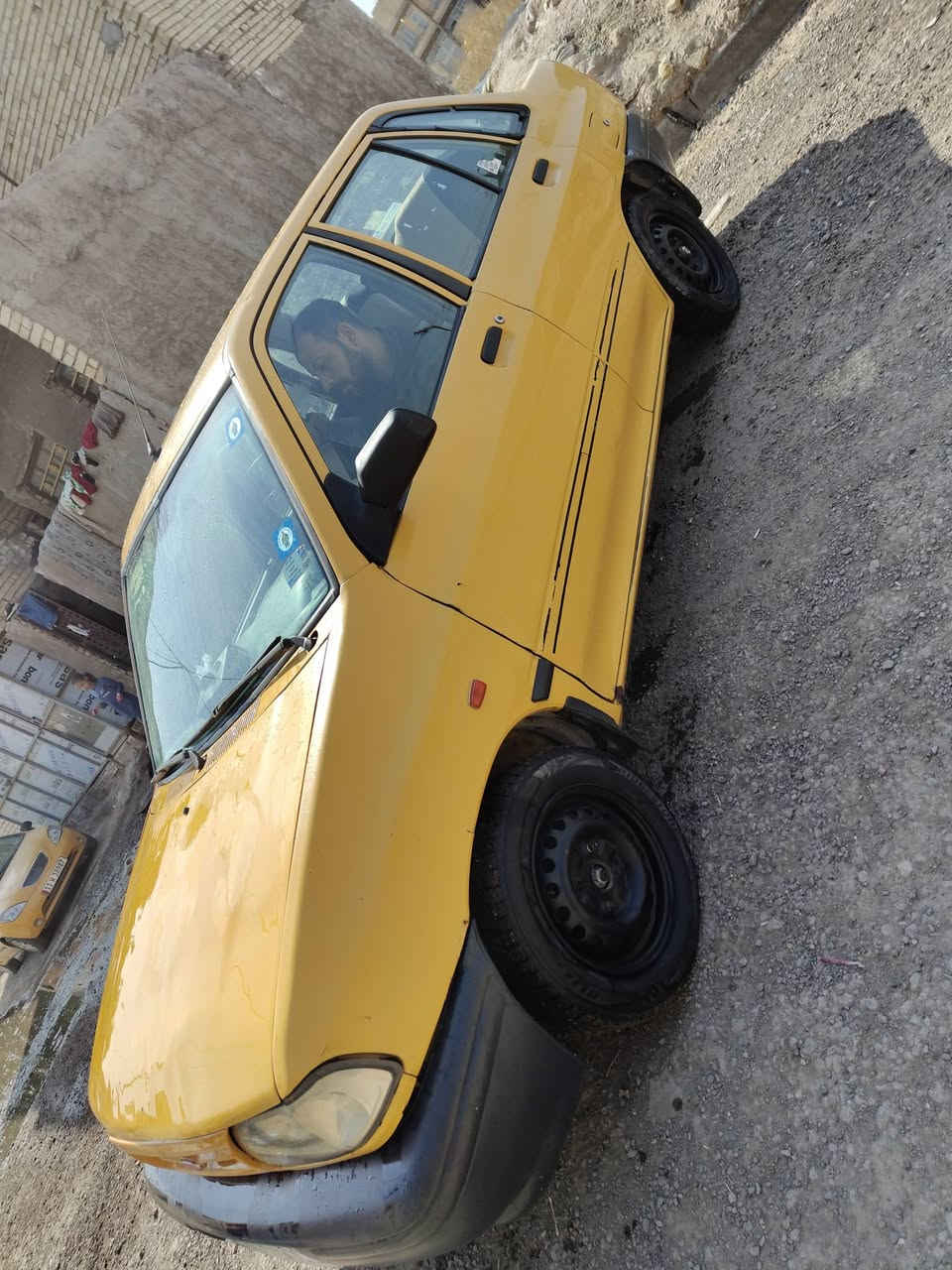 سلام عليكم سيارة سايبه لبيع موديل 12 مصفره هيئه وغرامه سنويه جديده  رقم نكليزي سياره جاهزه 
مكينه جديده هيه وتفرعاته كهربائية شغاله سعر 30 وبيه مجال مكاني بغداد شعب شراي يتصل ويدلل *********** بااسمي تحويل ثاني يوم
