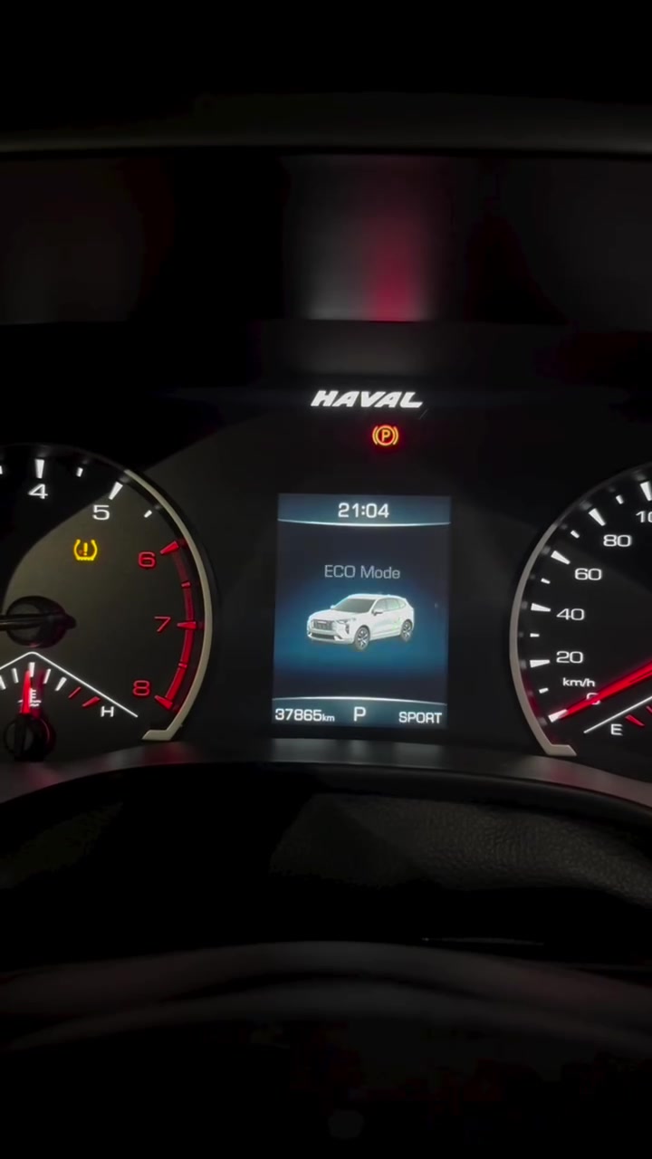 Haval jolion 2023 comfort
کوردی - عربي 

.زیاد کردنی کۆمەڵێک بەرنامە و ئۆپشن بۆ هەڤاڵی جۆلیۆن نیو مواسەفات (2021- 2025)

1. زیادکردنی یوتوب و نەخشە و کەناڵە ناوخۆییەکان

2. زیادکردنی ساوندسیستەم کە بیلادیە و سەوتی زۆر ئەگۆڕێت

3. زیادکردنی خەتی بەگ کە لەگەڵ سوکان ئەجوڵێت 

4. زیادکردنی ڤۆیس کۆنترۆڵ کە بە زمانی عەرەبی و ئینگلیزی هەرچیەکی پێ بڵێیت بۆت ئەکات

5. زیادکردنی مۆدەکانی سوکان (لایت - کۆمفۆرت - سپۆرت)

6. زیادکردنی مۆدەکانی لێخوڕین (ئیکۆ- نۆرماڵ - سپۆرت-بەفر)

7. زیادکردنی Driving mode memory کە لە چی مۆدێک سەیارەکەت دانابێت ناگۆڕێت کە کوژاندتەوە و هەڵتکردەوە

8. زیادکردنی بەشی وایفای و چاکردنی کاتێک ئۆتۆماتیکی ئەکوژێتەوە

9. کەمکردنەوەی ئیرۆری زەختی هەوای تایەکان بۆ (29 Psi) کە خۆی لە (32 psi ) گڵۆپەکەی ئیش ئەکات

.العربي

إضافة مجموعة من البرامج والميزات لسيارة هافال جوليون (نص مواصفات) موديلات 2021–2025

1. إضافة يوتيوب والخرائط والقنوات المحلية.

2. إضافة إعدادات للصوت (Sound System) تحسن جودة الصوت بشكل ملحوظ.

3. إضافة خطوط التوجيه (Guidelines) التي تتحرك مع حركة السكان عند الرجوع بالكاميرا.

4. إضافة التحكم الصوتي (Voice Control) باللغتين العربية والإنجليزية، بحيث تنطيه أوامر وينفذها.

5. إضافة أوضاع المقود: Light - Comfort - Sport.

6. إضافة أوضاع القيادة: Eco - Normal - Sport - Snow.

7. إضافة ميزة Driving Mode Memory، بحيث السيارة تتذكر آخر وضع قيادة كنت مستخدمه وما ترجع للوضع الافتراضي بعد تطفيها وتشغلها.

8. إضافة قسم الواي فاي، وإصلاح مشكلة انطفائه تلقائيًا.

9. تقليل حد إنذار ضغط الإطارات إلى 29 PSI بدل ما يشتغل التنبيه على 32 PSI

***********
