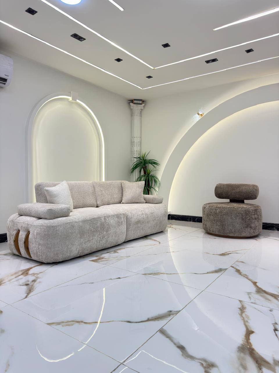 *أجمل الموديلات      للتخم المودرن*

*تخم بوهيمي        الجديد*     🎁🎁

بمواصفات عاليه      🆘🆘

1- قماش خاولي 
2- اليدات متحركه        🔩🔩
3- الضهر متحرك         🔩🔩
4- مغلف كامل
5- *الإسفنج العملاق   على قدر الارتفاع*
6 - طبله وسطيه من ضمن التخم    
7- *كراسي بشكل جديد*        
8 - خشب زان              🪵 🪵 

والعديد العديد 

*ألوان تناسب ذوق الجميع*      🥰🥰 

*10 مقاعد        من اجود المصانع*

العنوان/ديالى الخالص ناحية هبهب 
رقم الهاتف/***********
يوجد لدينا خدمة توصيل كافة محافظات العراق
