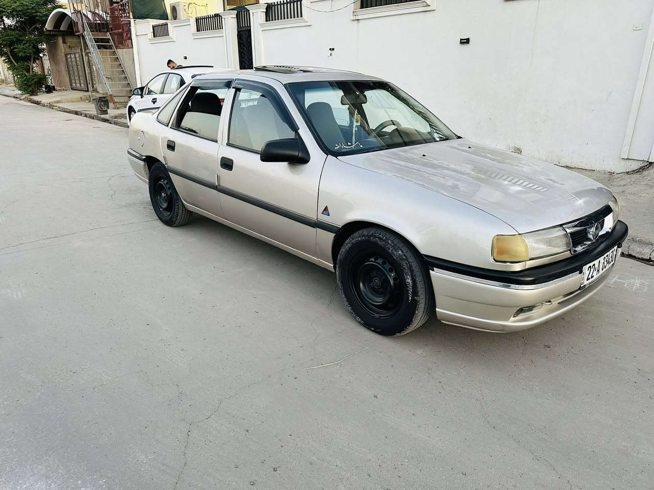 للبيع اوبل فكترا موديل ١٩٩١ محدث ١٩٩٥ محرك ٢٠ كير اوتماتيك *********** سنويه جديده مكان كركوك
