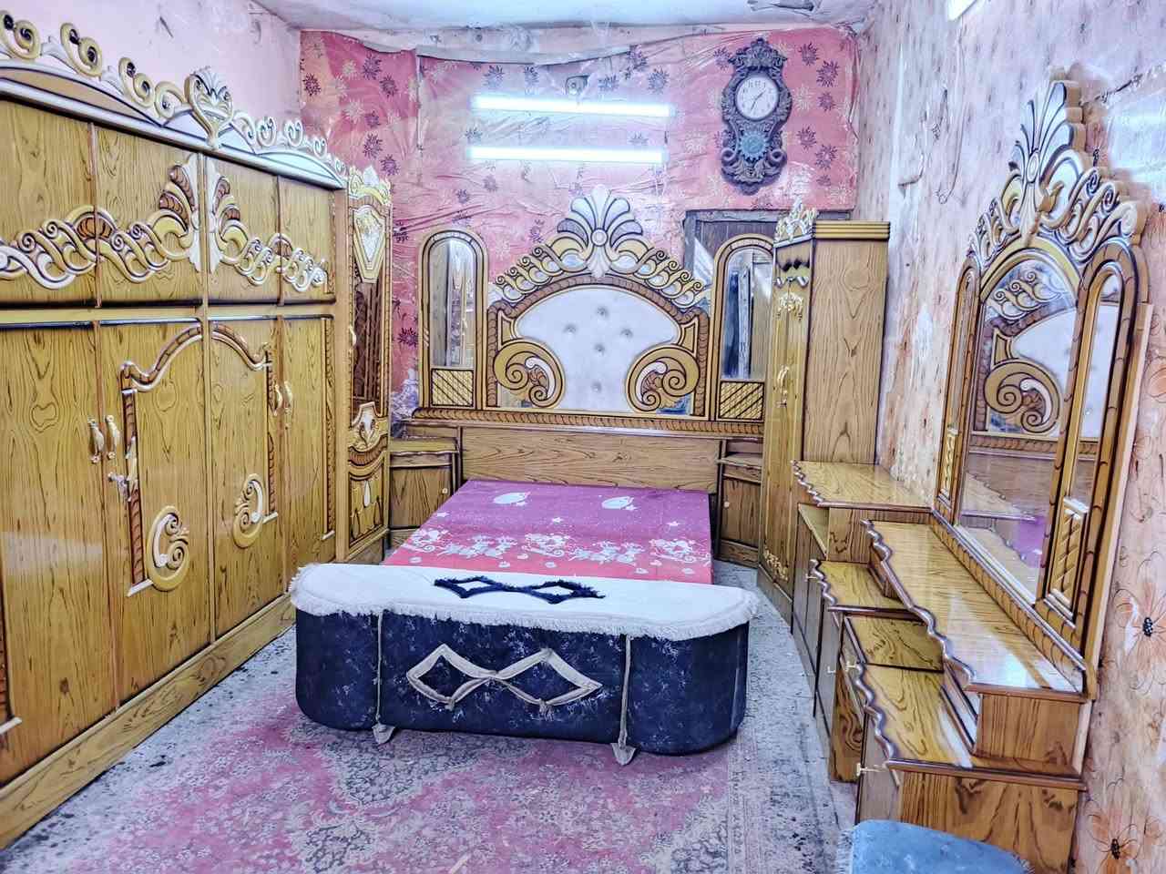غرفه اخشاب ست ابواب ملحق للبيع*********** السعر 650صاج الزاويه كنتوريه موديل حديث زائد شازلونه وطابوريه  العنوان بغداد وكو توصيل متواجد وتساب
