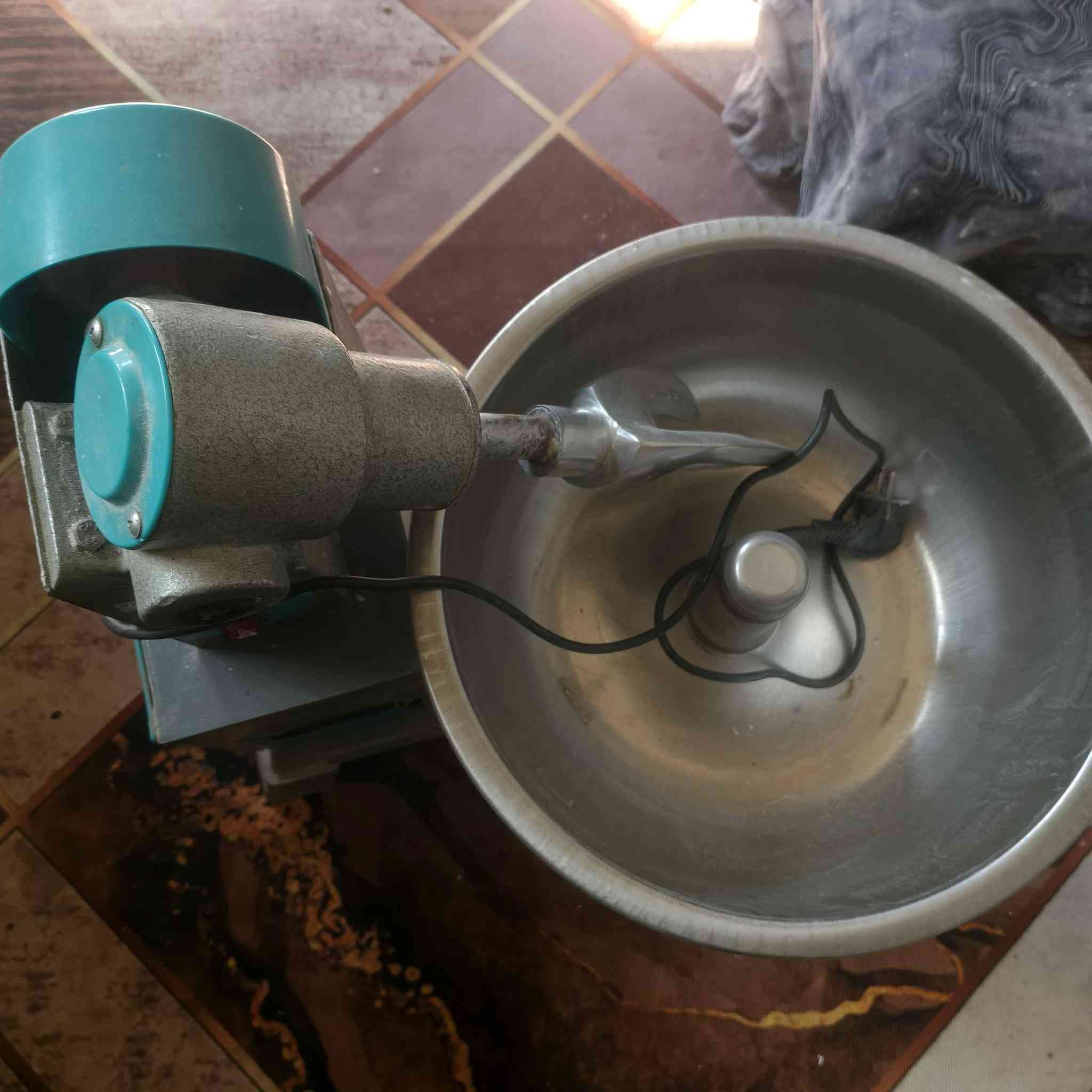 السلام عليكم
عجانه للبيع مستخدمه شهر 
تشيل 10 كيلوات سعرهه 180
مكاني العزيزية حواس


**إذا كنت صاحب هذا الإعلان وتريد حذفه لأي سبب، رجاءا أرسل رسالة إلى الدعم الفني**