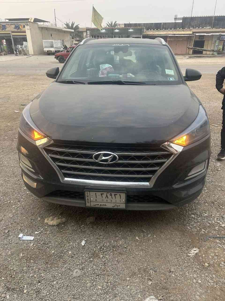 للبيع فقط توسان موديل 20. امريكي محرك 2000 دوش حادث فقط بنيد فول موصفات عدا فتحه مكان ديالى.  جاهزه سعر جدا مناسب 170 ورقه. اسف بيع فقط. ماشيه 70 الف كيلو حقيقي ستخدام شخصي مال بيت ***********.
