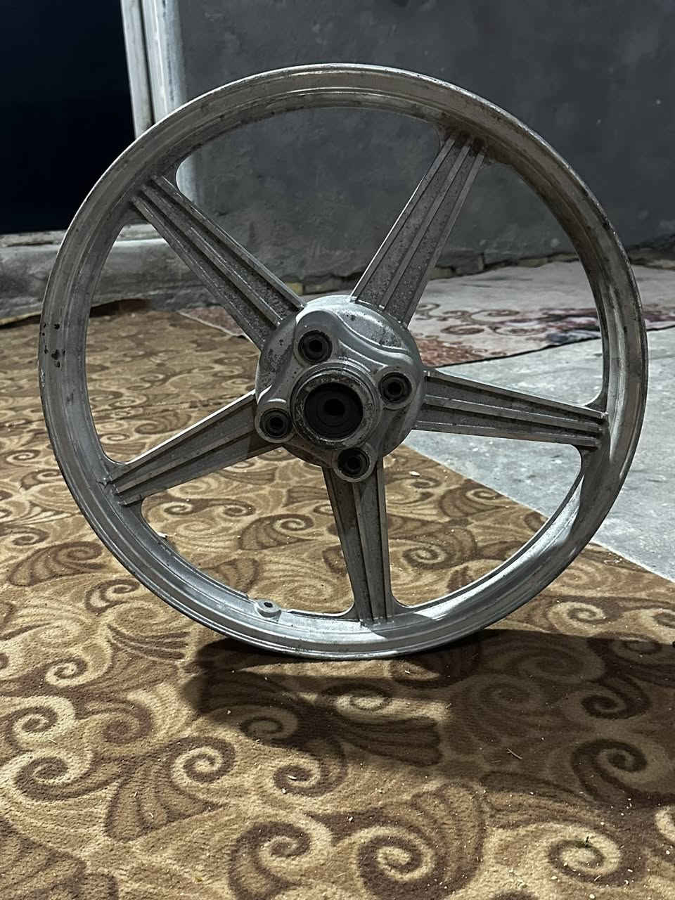 ثنين وياله ايراني واحد ويل كب اصلي جديد حييل هو والتاير ماله والثاني ثقيل للبيع 
العنوان ميسان حي الجامعي 
للاستفسار الاتصال ***********
