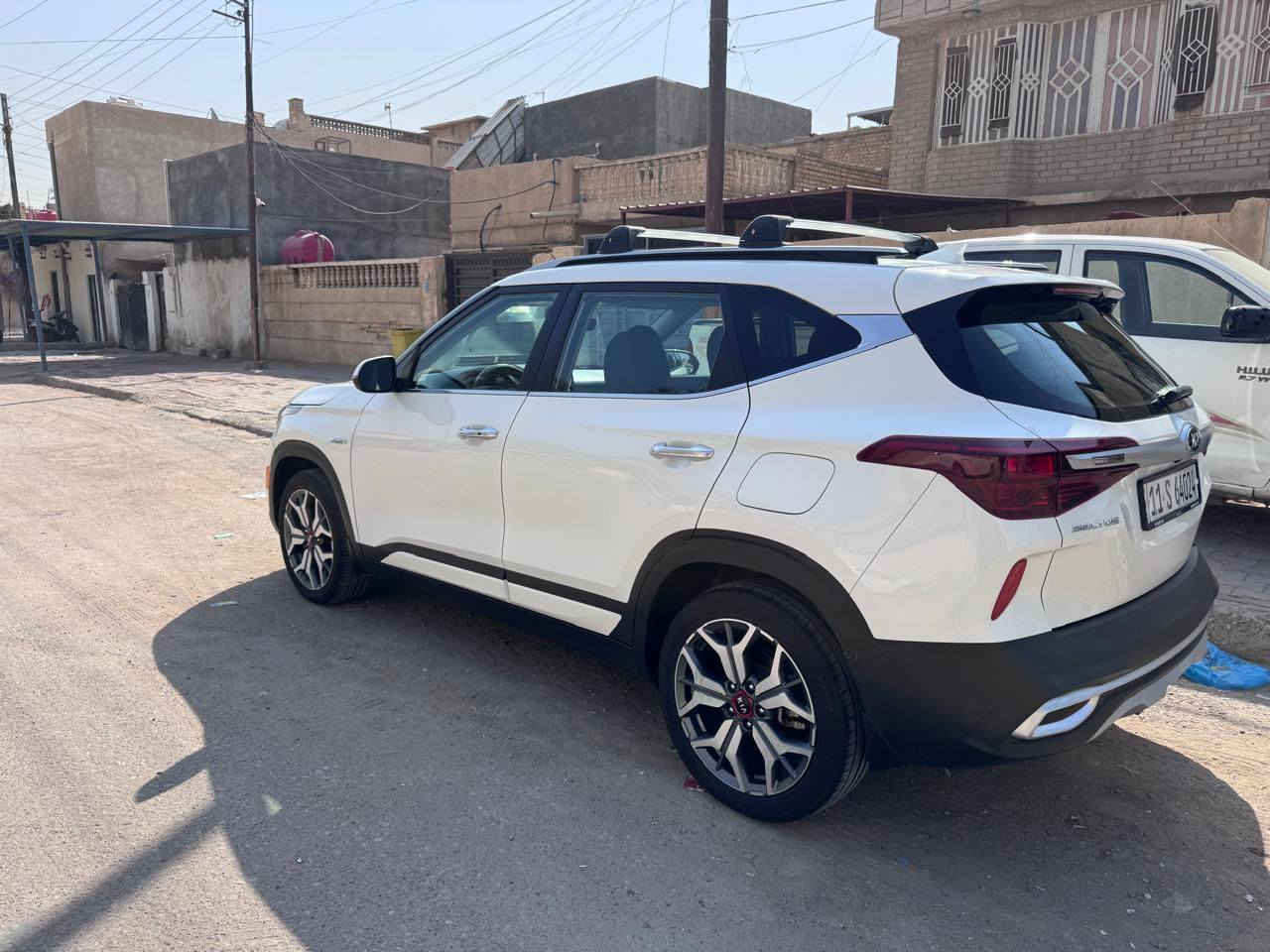 يالله
⸻

🚗 للبيع كيا سيلتوس 2021 – فول ما عدا البانوراما
ماشيه 77 ألف فقط

🔹 النوع : كيا سيلتوس

🔹 سنة الصنع: 2021

🔹 ناقل الحركة: أوتوماتيك

🔹 الوقود: بنزين

🔹 الحالة: استعمال شخصي – نظيفة

✨ المواصفات:

✔ شاشة وسطية كبيرة

✔ تحكم استيرن جهتين 

✔ تدفئة بالكشنات

✔ كاميرا خلفية

✔ حساس امامي خلفي

✔ بصمة تشغيل

✔ مقاعد جلد

✔ تبريد قطعتين 

✔ ثلاثة انظمة قيادة

✔ مري كهرباء

✔ شحن لاسلكي

📌 ملاحظة مهمة:

🔹 بيها حادث خفيف بالبنيد فقط

🔹 ما مأثر على الشاصي ولا الميكانيك

🔹 الفحص موجود والبيع على الفحص

💰 السعر: (150 $)

📍 الموقع: (البصرة)

📞 للتواصل: (*********** )
