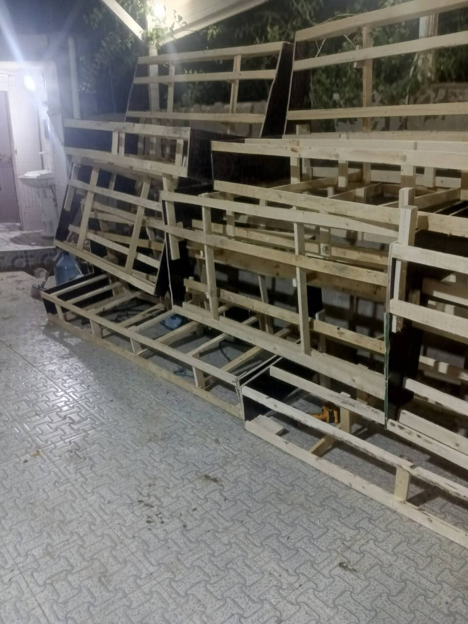 معمل ومعرض علاوي الرمضاني للاثاث المنزلي تفصال حسب الطلب وتصليح القديم سعر متر 100مع ضمان ***********
