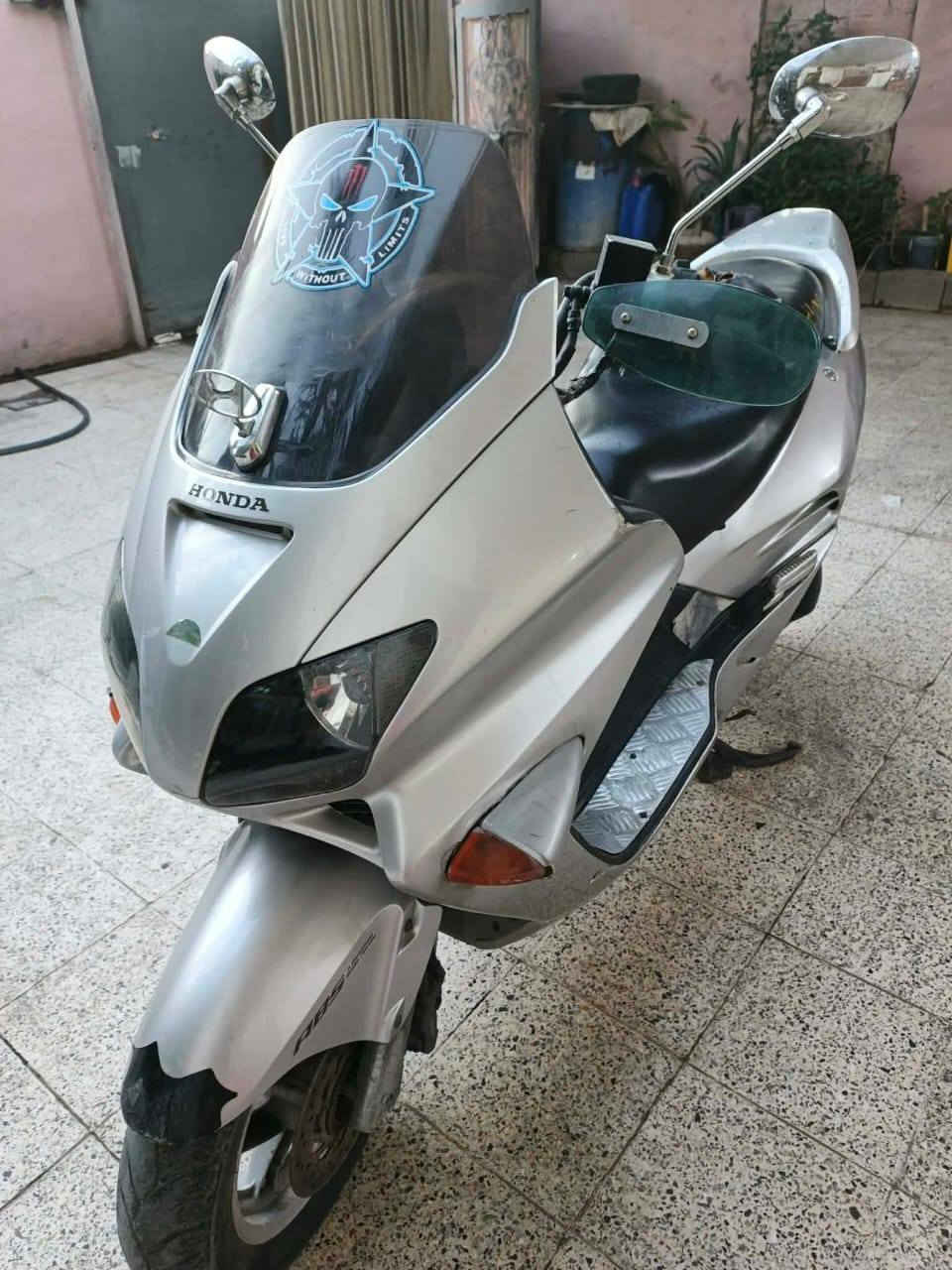 فورزه 06
موديل 2007بيهه تبخير 
كهربائيات شغاله
للاستفسار***********
