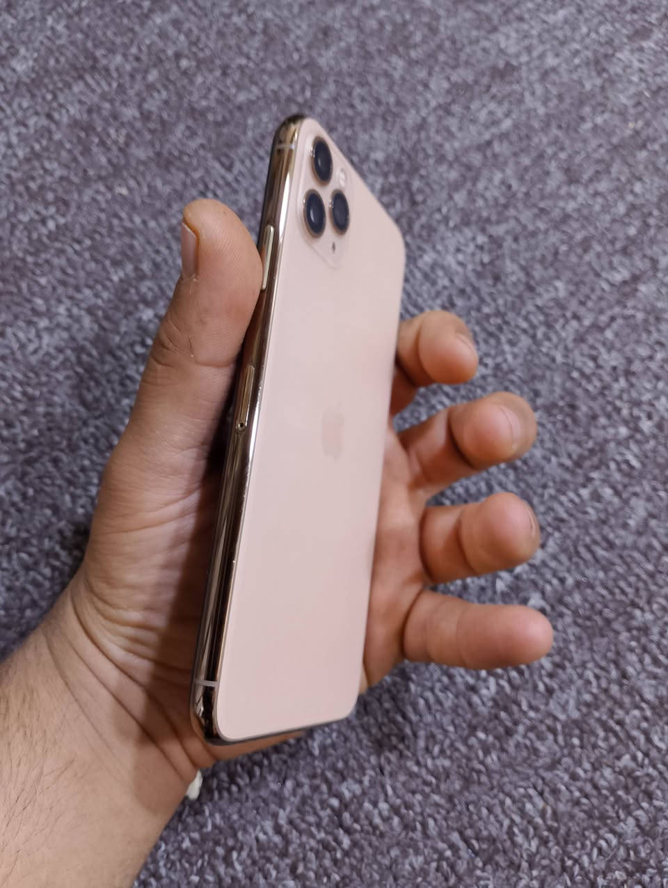 11 برو ماكس الاصلي
فقط مبدل شاشه السعر واتساب 
***********
