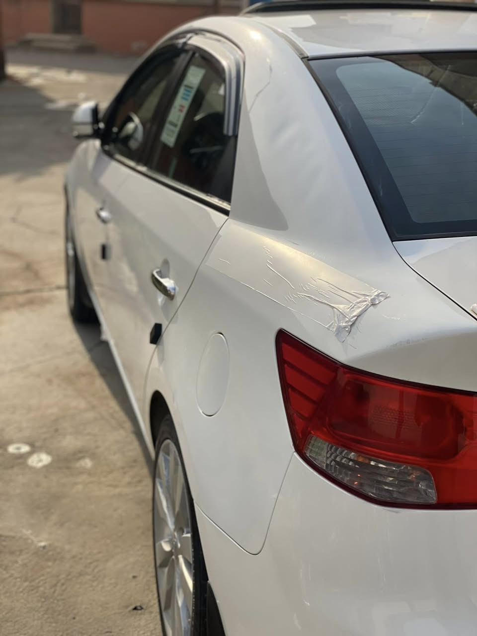 السلام عليكم
سيراتو 2011 فول مواصفات مكفوله رقم وسنويه جديد السياره بأسمي 

السعر 117 وبيها مجال بسيط 
للاستفسار الاتصال على الرقم 
***********
***********
