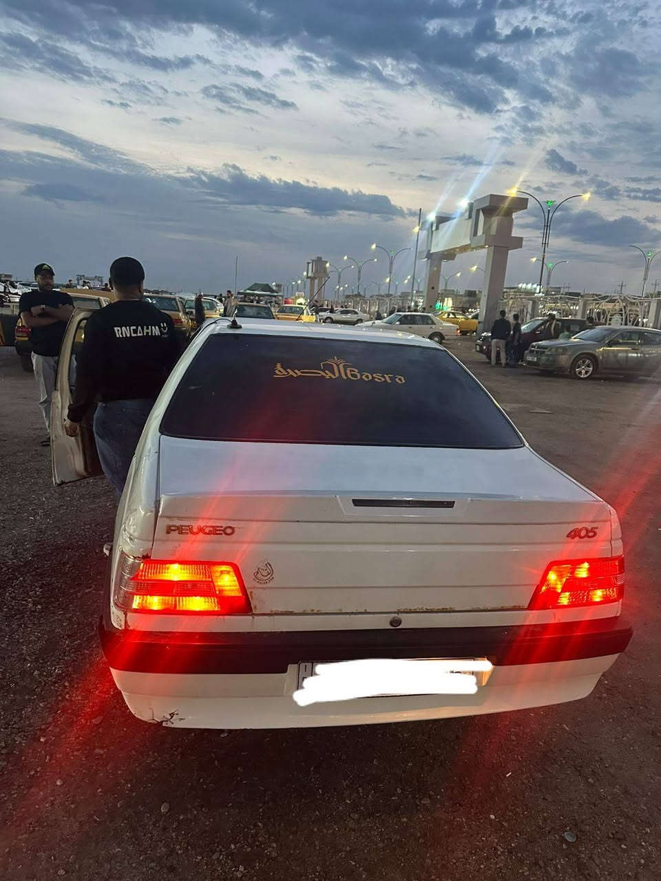 سلام عليكم بيجو بارص 405 رقم جديد بصره 2014 سنويه 2027 راعيها بزبير تحويل ثاني يوم سياره مكينه كير خير من الله حداده حلوه فقط درايم شفتات  كهرباءيات شغاله تبريد شغال فقط غاز منقص
لايت زنون تايرات جدد  غرفتها حلوه لبدي شوف لعين سعر ٢٧ $ بيها مجال مكاني البصره الطويسه *********** وتساب واتصال متوفر
سلام عليكم
