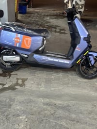 دراجة  شحن يسمونها وحش الكون   جديدة كلش   ونظيفة بيها شخط بسيط بالصفح...