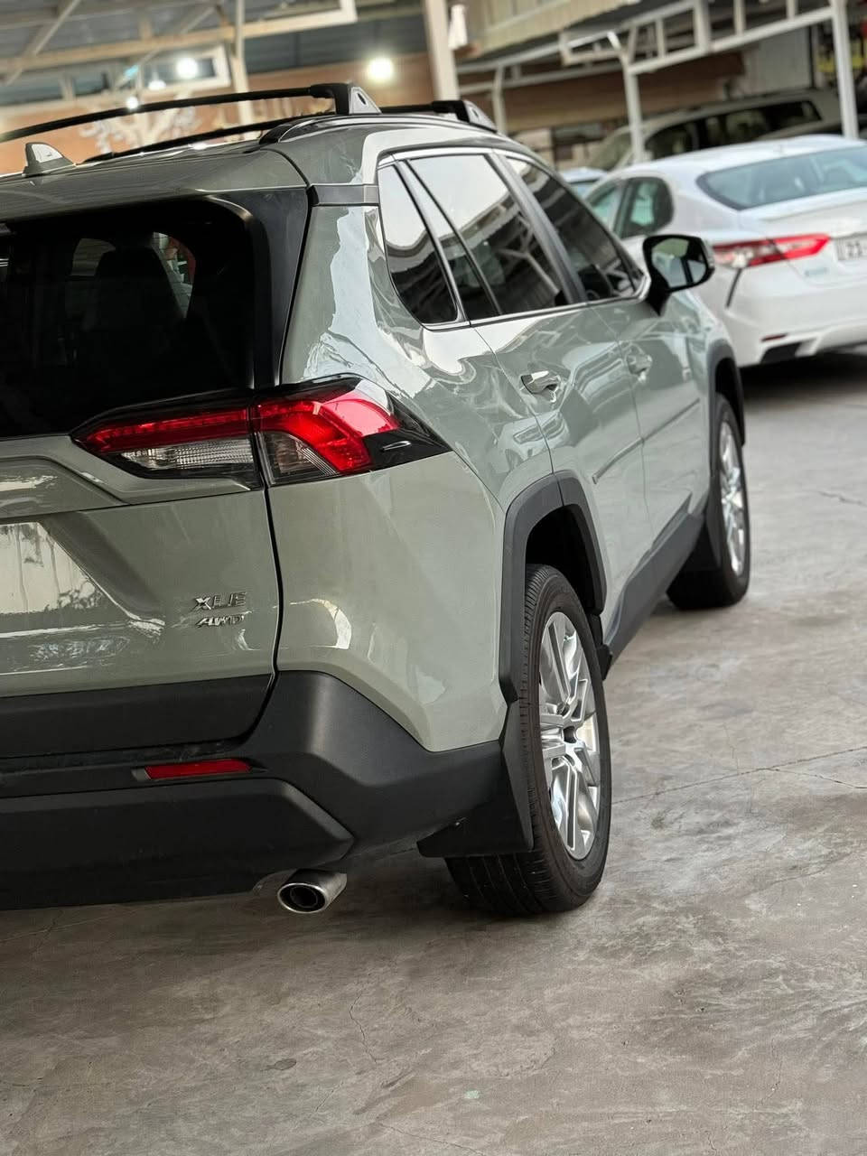 السلام عليكم ورحمة الله وبركاتة
#تويوتا_راف_فور_XLE _Premium 

الموديل 2023

رقم السياره اربيل

ماشيه 27  الف

رقم الشاصي 2T3C1RFV7PW284749

مواصفات 

داخل جلد بلادي

فتحه سقف

خزن كراسي

كراسي كهربائي 

بصمه تشغيل

تشغيل عنا بعد

بصمات ابواب

باب صندوق كهربائي 

 شاشه كبيره

تحكم ستيرن

رادار امامي

قياده ذاتيه

تحديد مسار

هاند بريك بصمه

اوتو هولد

نضام ايكو نورمال سبورت

مانع انزلاق

حساس خلفي

اتو بارك

رادار جانبي

ويل حجم كبير.

مكان السياره كركوك

لاستفسار انتصل على هاذ الرقم ***********
