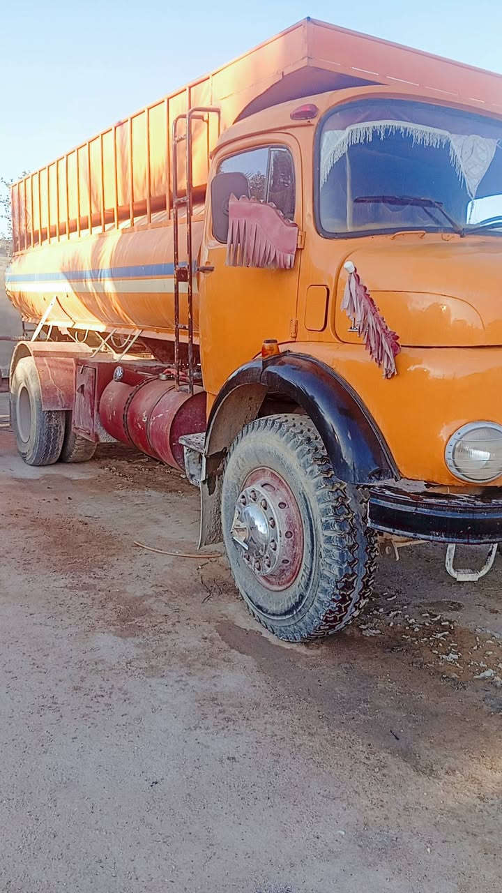 ابوردين عشراويه للبيع موديل ٧١ شاصي كير اكسن محرك مكفولات تخم تاير قماره مصبوغه تانكي مغلون رقم انبار نكليزي بسنويه تانكي مكان النجف للستفسار ***********
