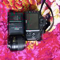 : كامره نيكون :3200: كامله مكمله عدسه 18/55 رام ساندسك 32 مع حزام السع...