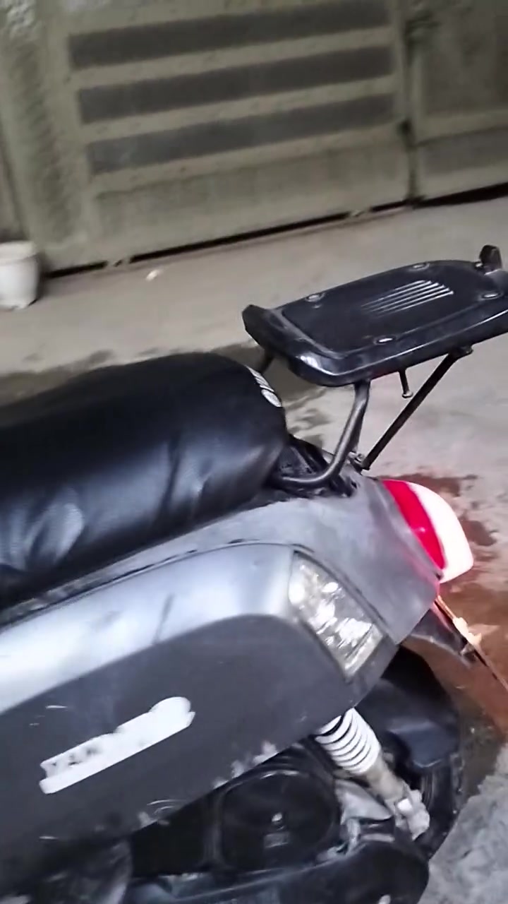 السلام عليكم بوليس نوزل للبيع 400وبيها مجال حك جيتك رقم ***********
