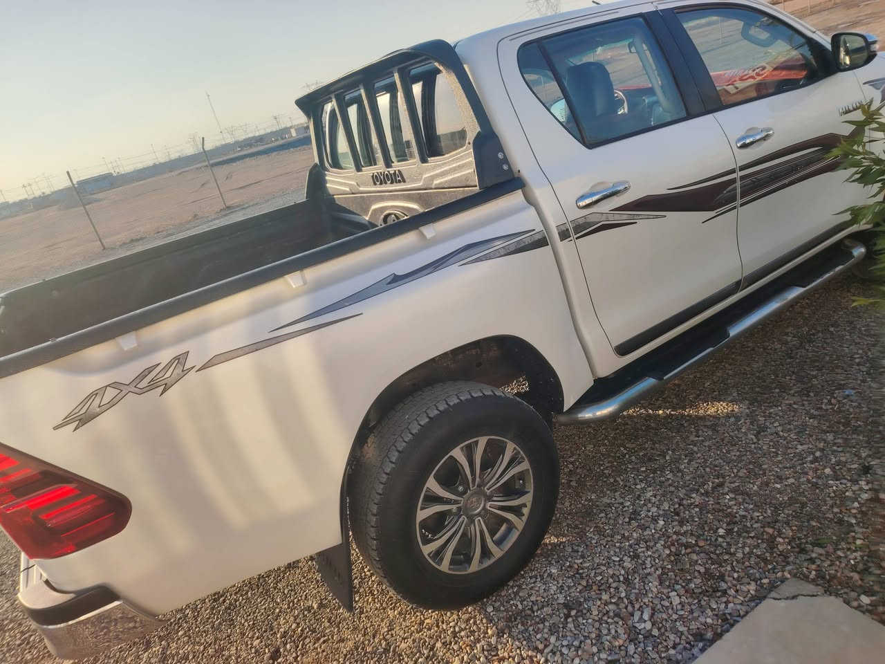 سلام عليكم لبيع بيكم فورويل
موديل 18 سعودي
سعر260 وبيه مجال
فول مواصفات ماشيه 250
بيهه جاملغ ليسربار ولباب خلفي بار
أستفار اتصال ***********
