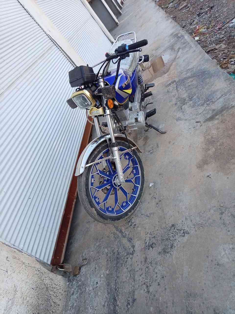 اسلام عليكم موطور 
سونك نضيغ محمرك 150
محرك مامطخوخ كهربيات شغاله 
سلف بس عايزه كتف المطور نضيف مال جناي 
هاذه رغمي ***********
