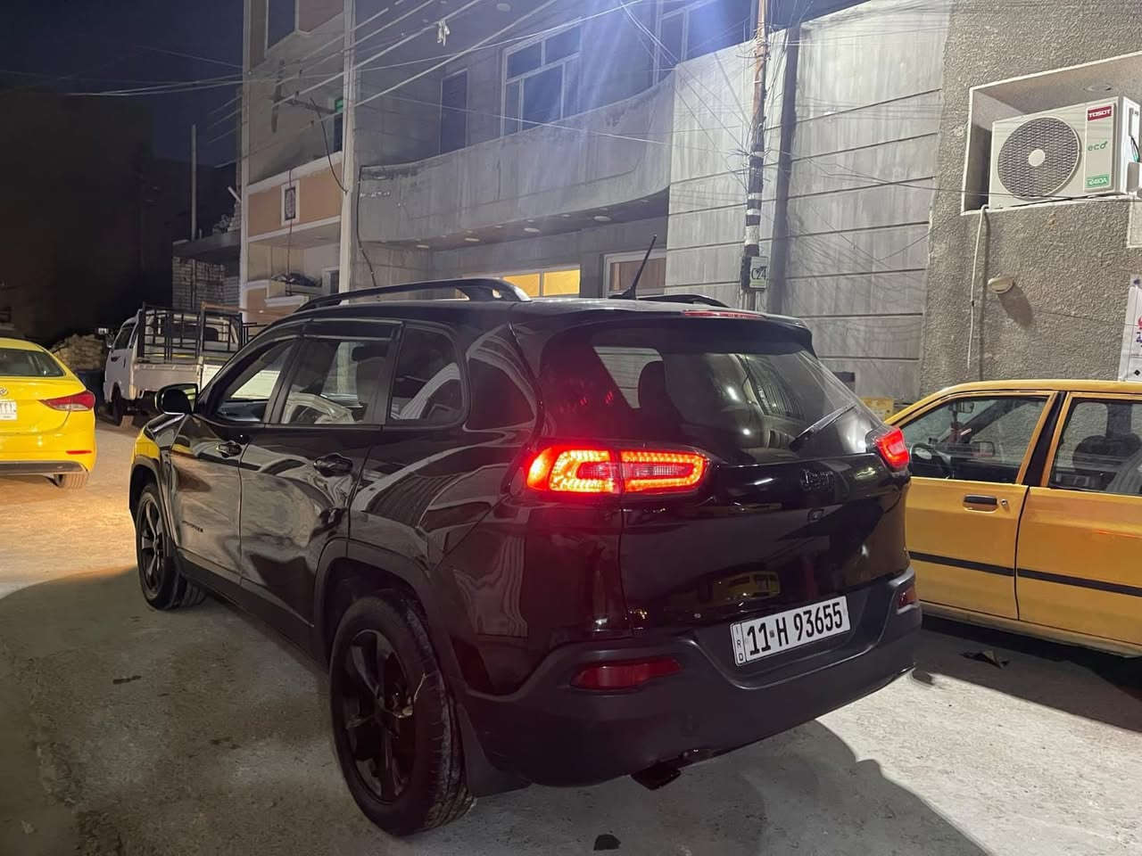 بيع مستعجل جيب بزون ١٨ 
رقم بغداد 
مشروع وطني تداور باي محافظة تداور 
فقط مبدل بنيد الباقي كفاله 

مكان السياره ناصريه مركز سعرها 105 وبيها مجال
للستفسار اكثر اتصل ***********
