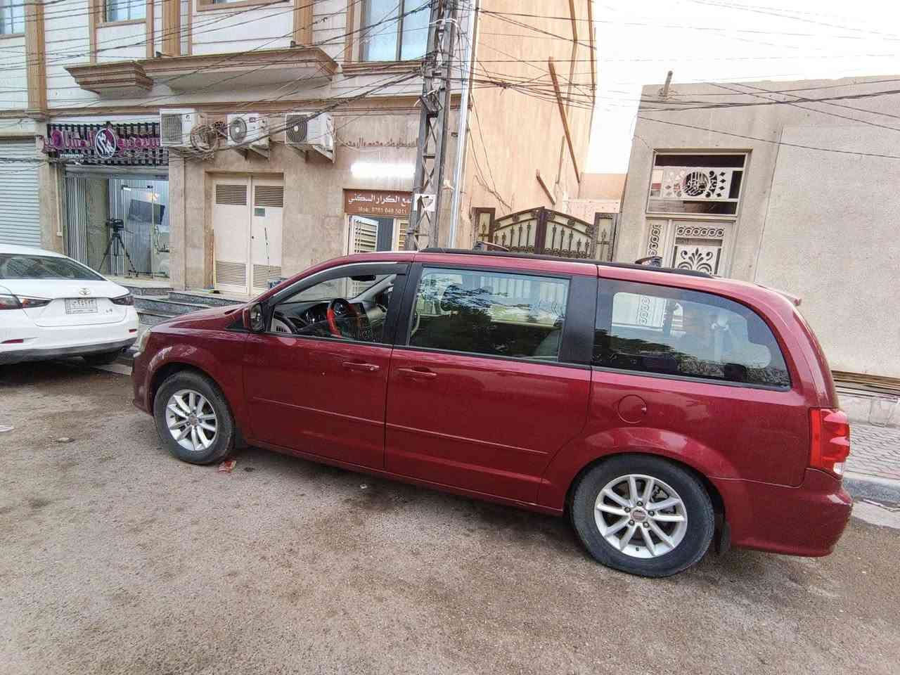 ‏السلام عليكم
‏دوج كرفان ٢٠١٦ رقم بغداد 
‏لون كرزي 
‏حادثها بنيد بارد وقبق الجنطة بارد 
‏بالعراق بيها چاملغ خلف السايق صبغ 
‏ماشية ١٢٢ الف 
‏داخل بيجي واسود 
‏فرس وسطي 
‏شاشة 
‏كامرا 
‏حساسات 
‏بيبان كهرباء 
‏جنطة كهرباء 
‏كشن كهرباء 
‏گير ومحرك كفالة 
‏الحدادية قبل سبوع شديتها 
‏مشط جديد 
‏مكاني كربلاء 
‏السعر ١٥٣ وبيها مجال بسيط 
‏
‏
‏***********
‏***********
‏
