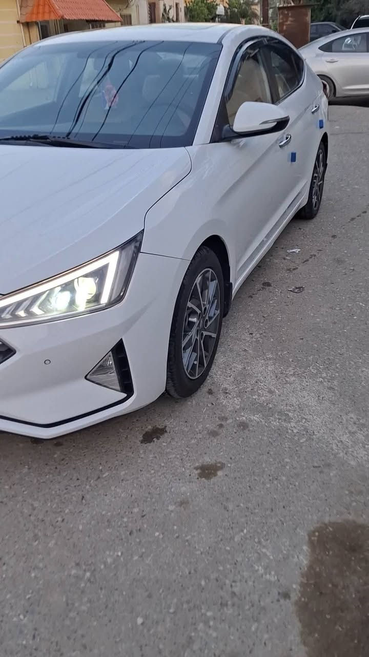 السلام عليكم 
للبيع النترا 2020 خليجي الكاصد ام الترايش النيكل قليل يجي بالنترا كفاله عامه عدا الدوسه صبغ السياره جديده
فول مواصفات 
تبريد قطعتين
داخل بيجي 
شاشه كامره دواره
تحكمات استيرن
اشاير بالمري 
بصمه تشغيل وابواب 
فتحه
لايت عالي ناصي زنون
جنطه بصمه وذكي عنده الاقتراب يفتح
محرك 2000
ما مفتوح مكفول كير مكفول 
رقم بغداد انكليزي بسمي تحويل ثاني يوم
السياره ماشيه 100الف حقيقي ودك جرص ب١٢٠ 
السياره كامله مكمله ربع متصرف عليها 
العنوان ديالى بعقوبه 
السعر 168 بيها مجال 
للاستفسار ***********
