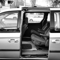 دوج كرفان ٢٠٠٧ نوع طويل تبريد ثلاث قطع شغال كير محرك حداديه شغاله بيها...